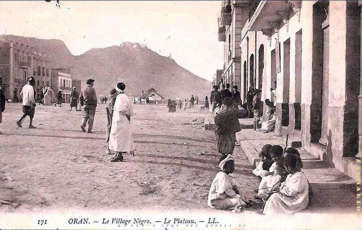 CA a- 165- Village negre.jpg